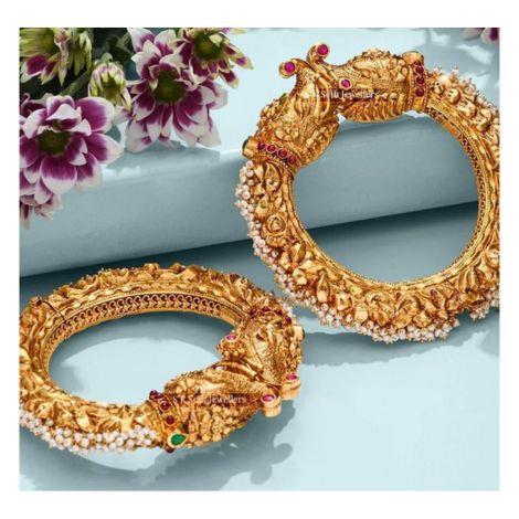 ATTRACTIVE BANGLES SET UPTO 60% OFF